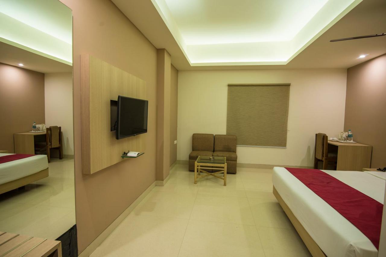 Palette Hotel Nisarga By Sunday Bhopal Zewnętrze zdjęcie