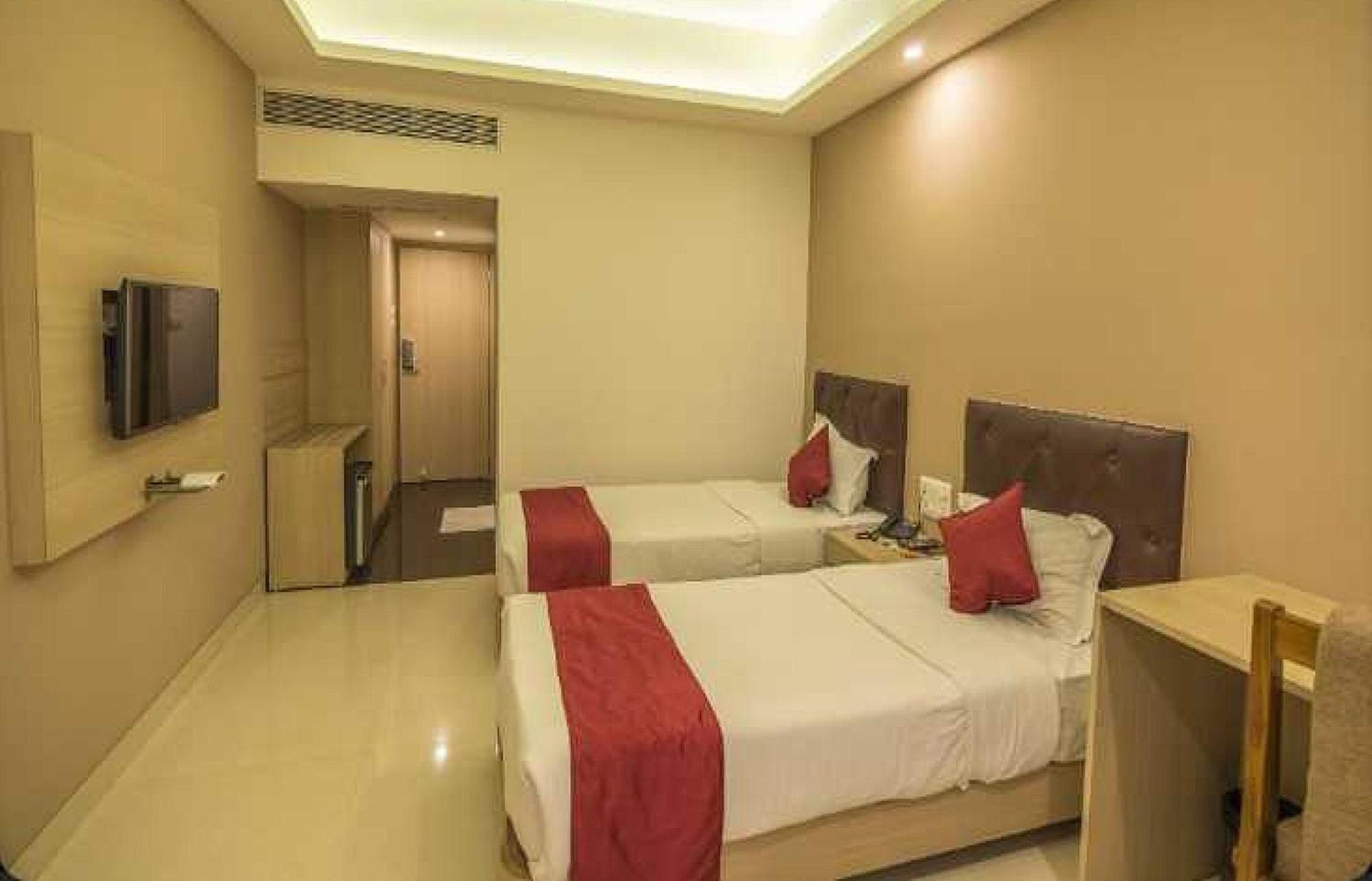 Palette Hotel Nisarga By Sunday Bhopal Zewnętrze zdjęcie