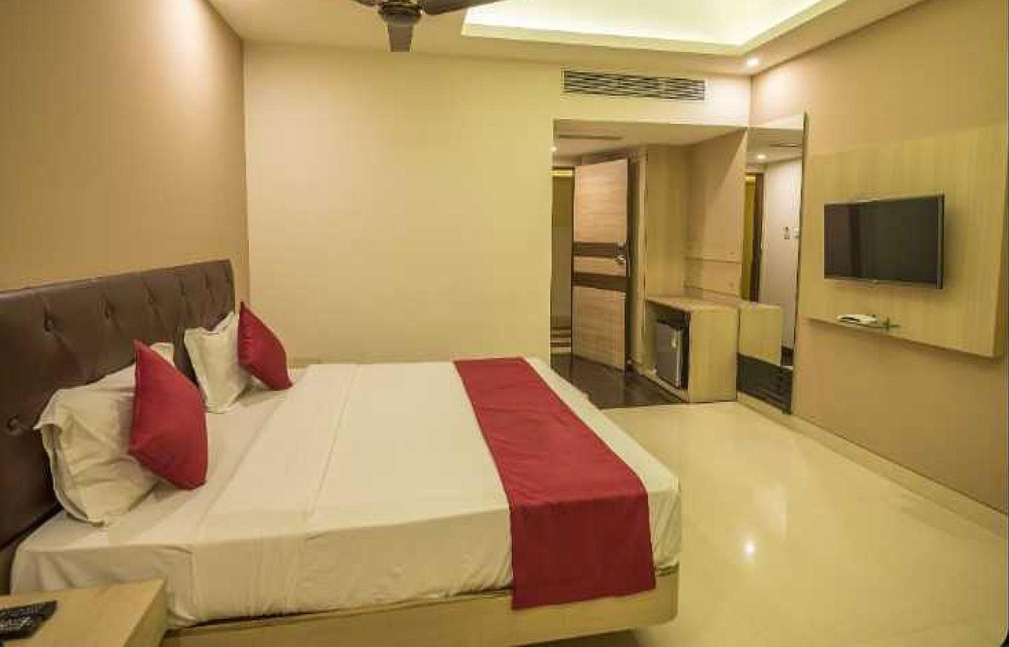 Palette Hotel Nisarga By Sunday Bhopal Zewnętrze zdjęcie