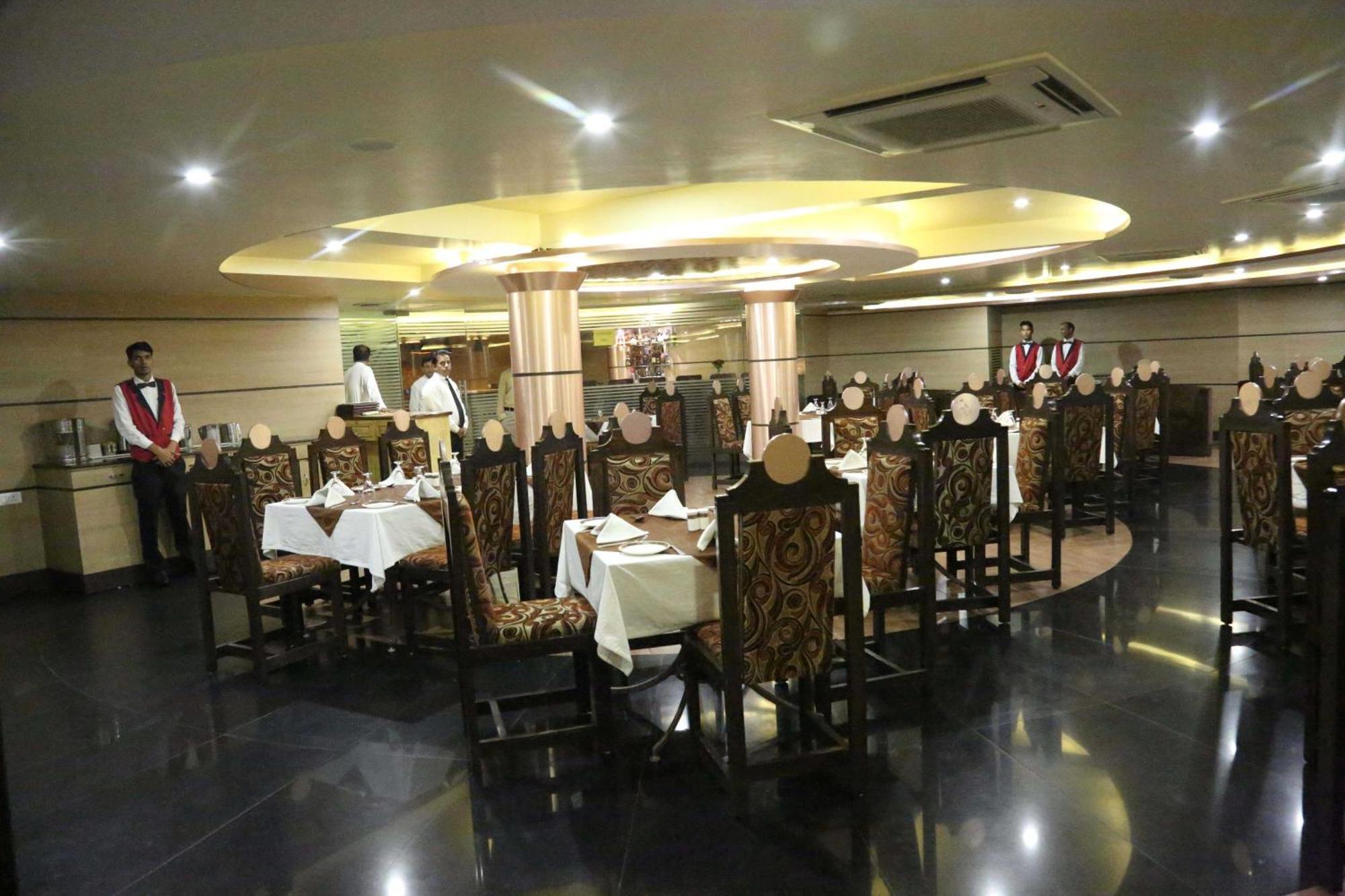 Palette Hotel Nisarga By Sunday Bhopal Zewnętrze zdjęcie